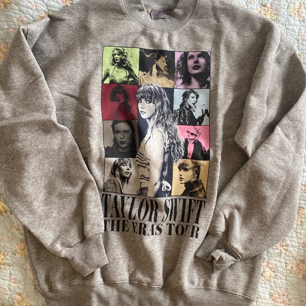 Brand new, never worn medium eras tour sweatshirt